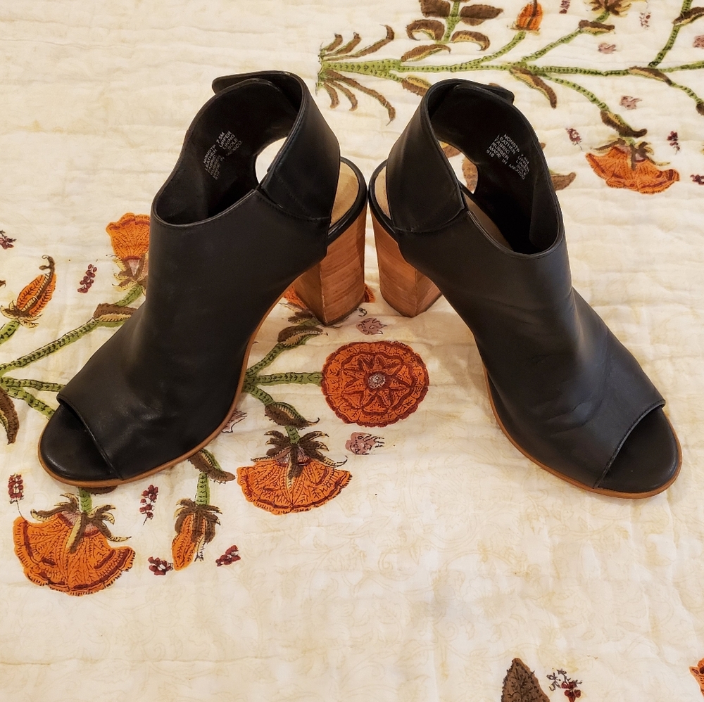 Steve Madden peep toe booties, 7.5, EUC